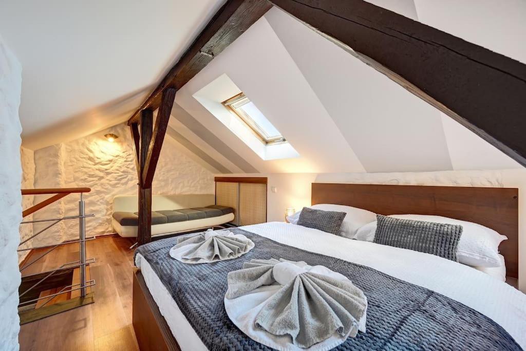 Appartement Velky 3-loznicovy Byt 8 Karlin